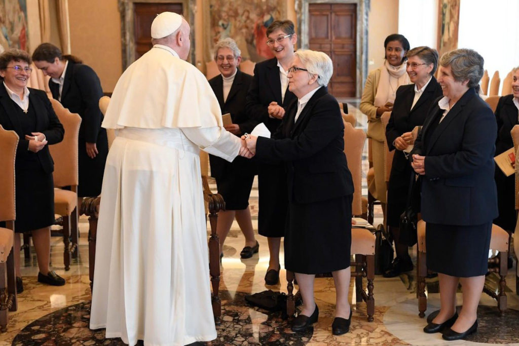 Papa Francisco com as Irmãs Doroteias